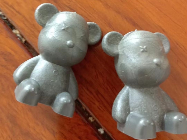 濟(jì)寧安屹工貿(mào)承接注塑模具和注塑產(chǎn)品專(zhuān)業(yè)代工，金日接單網(wǎng)紅小熊杯，日產(chǎn)8萬(wàn)只